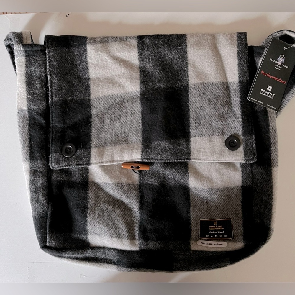 NWT PATRICK KING WOOLLEN COMPANY Keri Tartan Messenger Bag black/gray/white